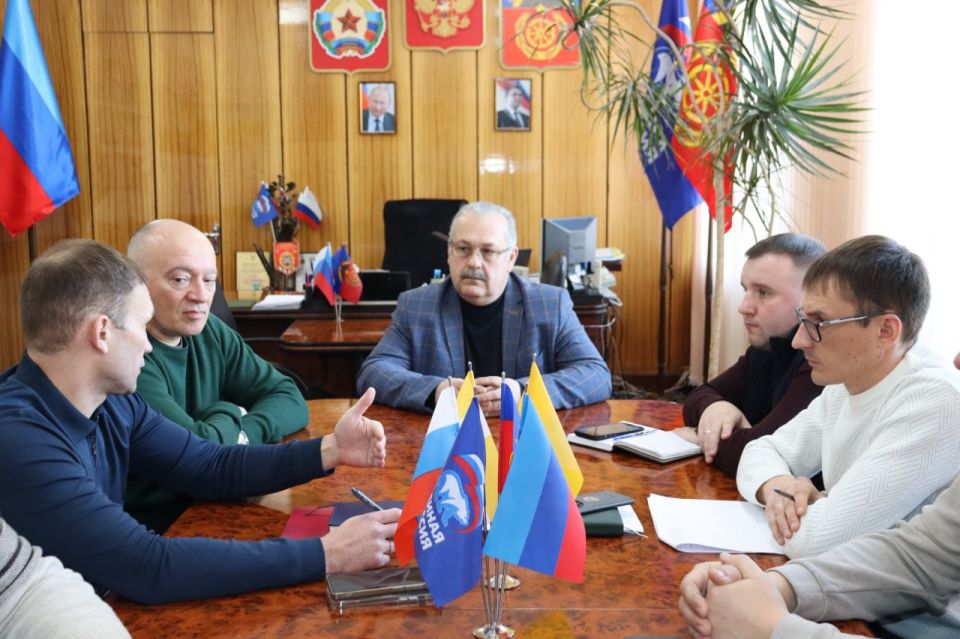 Провел важное рабочее совещание с представителями министерств Ставропольского края - нашими надёжными партнёрами Провел важное рабочее совещание с представителями министерств Ставропольского края - нашими надёжными партнёрами