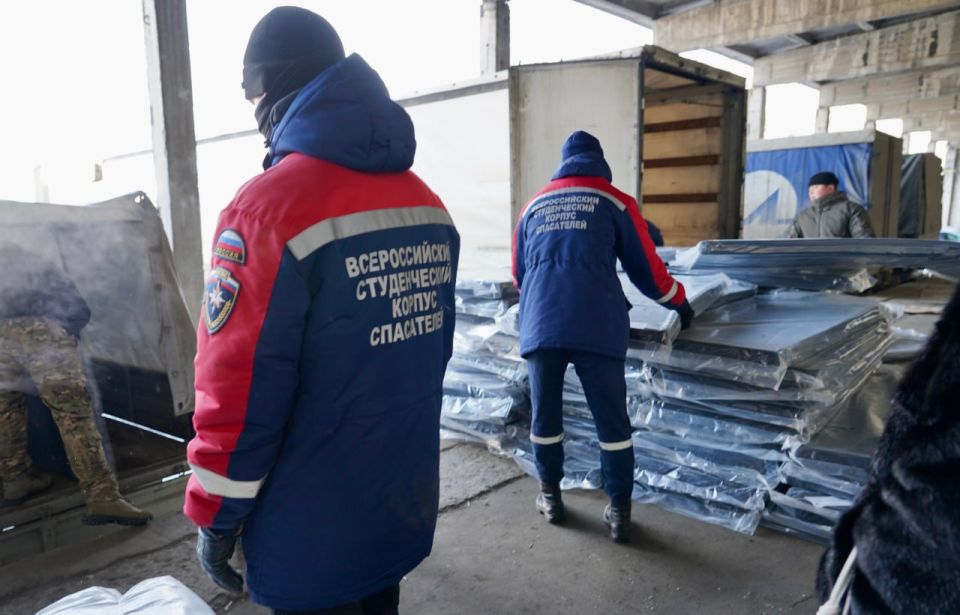 В рамках оказания гуманитарной помощи жителям пунктов временного размещения сотрудниками Министерства чрезвычайных ситуаций Луганской Народной Республики совместно с Главным управлением Министерства Российской Федерации по... В рамках оказания гуманитарной помощи жителям пунктов временного размещения сотрудниками Министерства чрезвычайных ситуаций Луганской Народной Республики совместно с Главным управлением Министерства Российской Федерации по...