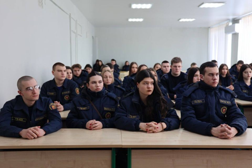 111 О региональном МВД и перспективах службы в правоохранительном ведомстве рассказали студентам столичного Института гражданской защиты 111 О региональном МВД и перспективах службы в правоохранительном ведомстве рассказали студентам столичного Института гражданской защиты