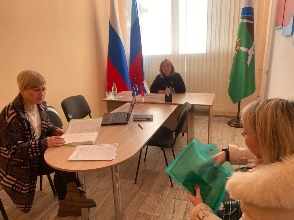 02 по 06 февраля в общественной приемной Брянковского отделения ВПП «Единая Россия» прошла неделя приема граждан по социальным вопросам 02 по 06 февраля в общественной приемной Брянковского отделения ВПП «Единая Россия» прошла неделя приема граждан по социальным вопросам