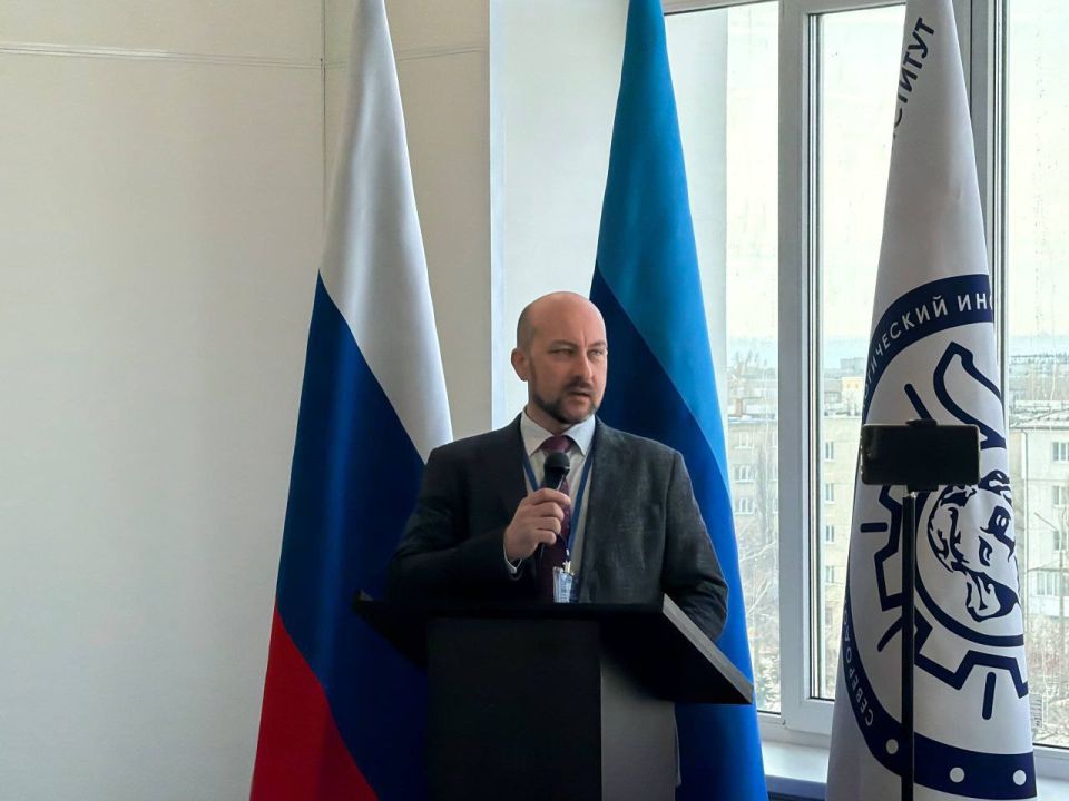 Секретарь Северодонецкого местного отделения партии "ЕДИНАЯ РОССИЯ" Яна Сылкина приняла участие в I Международной научно-практической конференции «Новые горизонты науки и технологий» Секретарь Северодонецкого местного отделения партии "ЕДИНАЯ РОССИЯ" Яна Сылкина приняла участие в I Международной научно-практической конференции «Новые горизонты науки и технологий»