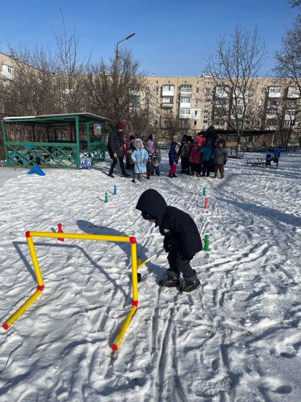В детском саду "Рябинушка" проводятся зимние прогулки В детском саду "Рябинушка" проводятся зимние прогулки