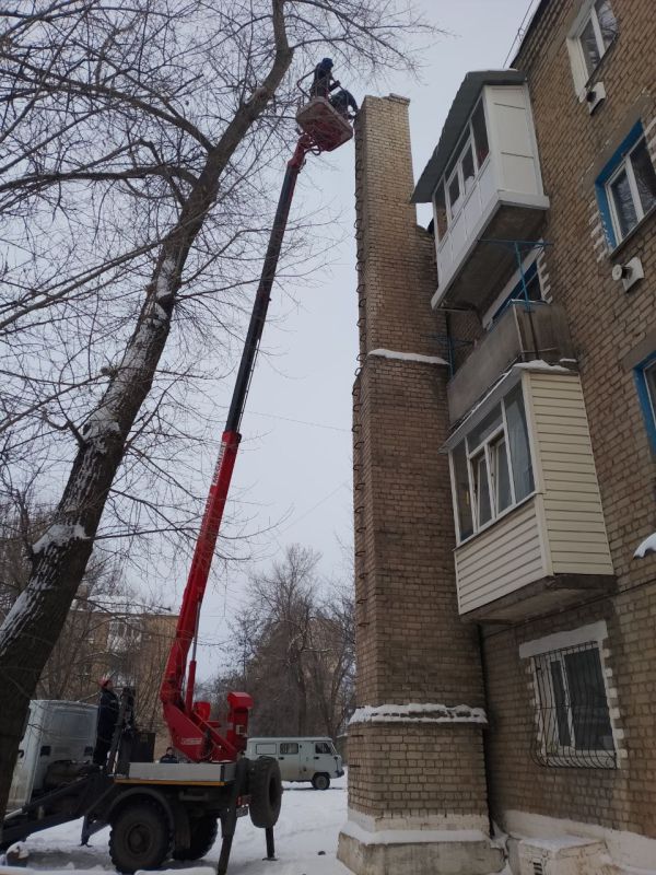 Еще одна аварийная бригада, но только шефа-региона Курганской области, АО СУЭНКО «Западные электрические сети», работает на Краснодонщине в рамках подписанного Соглашения о сотрудничестве между территориями Еще одна аварийная бригада, но только шефа-региона Курганской области, АО СУЭНКО «Западные электрические сети», работает на Краснодонщине в рамках подписанного Соглашения о сотрудничестве между территориями