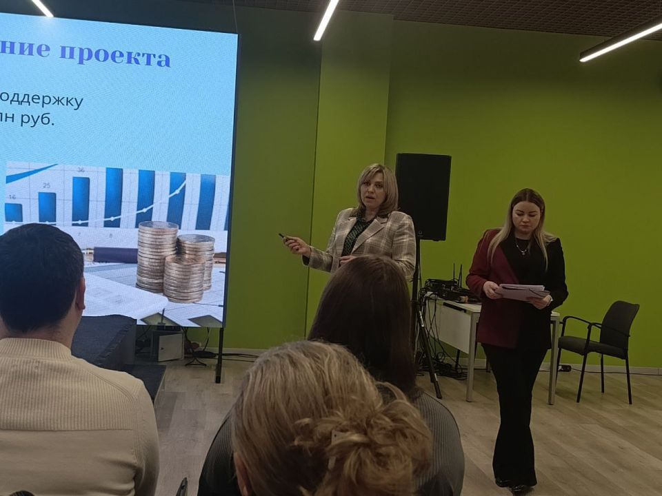 Сегодня делегация города Ровеньки, во главе с заместителем Главы городского округа, приняла участие в совещании, посвященном вопросам реализации инициативных проектов Сегодня делегация города Ровеньки, во главе с заместителем Главы городского округа, приняла участие в совещании, посвященном вопросам реализации инициативных проектов