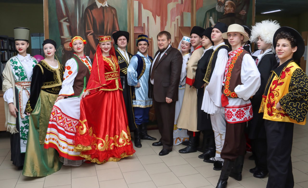 В луганской Горьковке состоялась панельная дискуссия, посвященная Году единства народов России В луганской Горьковке состоялась панельная дискуссия, посвященная Году единства народов России