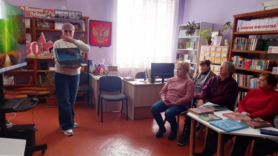В Зимогорьевских библиотеках-филиалах №2 и №4 состоялось открытие занятий в рамках программы компьютерной грамотности для людей старшего возраста «Ученью возраст – не помеха», проходящих на базе «Университета третьего... В Зимогорьевских библиотеках-филиалах №2 и №4 состоялось открытие занятий в рамках программы компьютерной грамотности для людей старшего возраста «Ученью возраст – не помеха», проходящих на базе «Университета третьего...