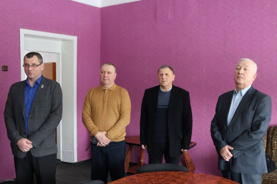 Виктория Сошина: Мы тепло поздравили преподавателей Антрацитовского института геосистем и технологий с Днём российской науки Виктория Сошина: Мы тепло поздравили преподавателей Антрацитовского института геосистем и технологий с Днём российской науки