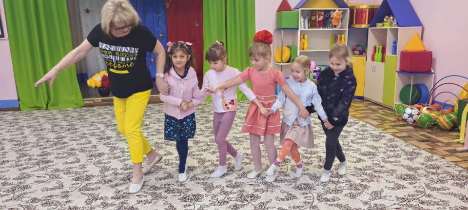 В преддверии Всемирного дня балета, который отмечается 7 февраля, в ГБДОУ ЛНР «Беловодский ясли – сад №3 «Родничок» музыкальный руководитель Щербак И.И. для воспитанников среднего и старшего дошкольного возраста провела... В преддверии Всемирного дня балета, который отмечается 7 февраля, в ГБДОУ ЛНР «Беловодский ясли – сад №3 «Родничок» музыкальный руководитель Щербак И.И. для воспитанников среднего и старшего дошкольного возраста провела...