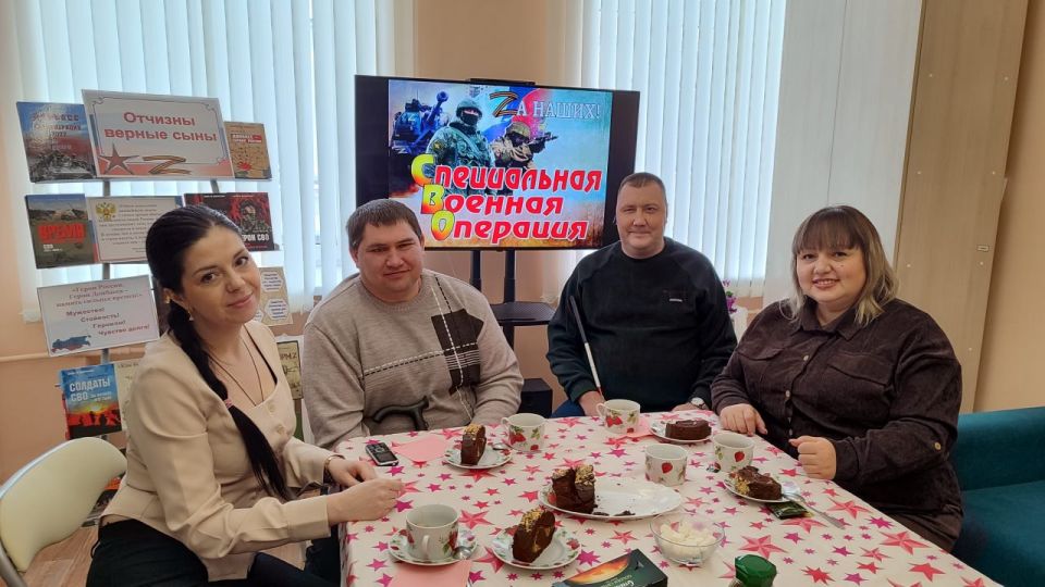 В модельной библиотеке МБУ "АГЦБС" состоялась встреча с участниками специальной военной операции «Время правды» В модельной библиотеке МБУ "АГЦБС" состоялась встреча с участниками специальной военной операции «Время правды»