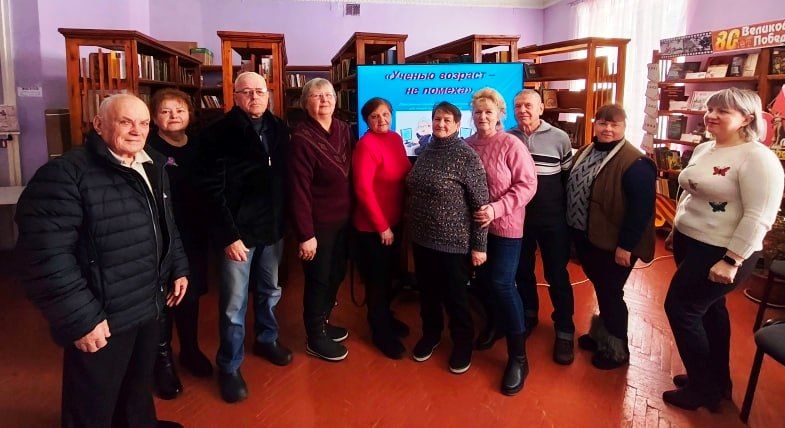 В Зимогорьевских библиотеках-филиалах №2 и №4 состоялось открытие занятий в рамках программы компьютерной грамотности для людей старшего возраста «Ученью возраст – не помеха», проходящих на базе «Университета третьего... В Зимогорьевских библиотеках-филиалах №2 и №4 состоялось открытие занятий в рамках программы компьютерной грамотности для людей старшего возраста «Ученью возраст – не помеха», проходящих на базе «Университета третьего...