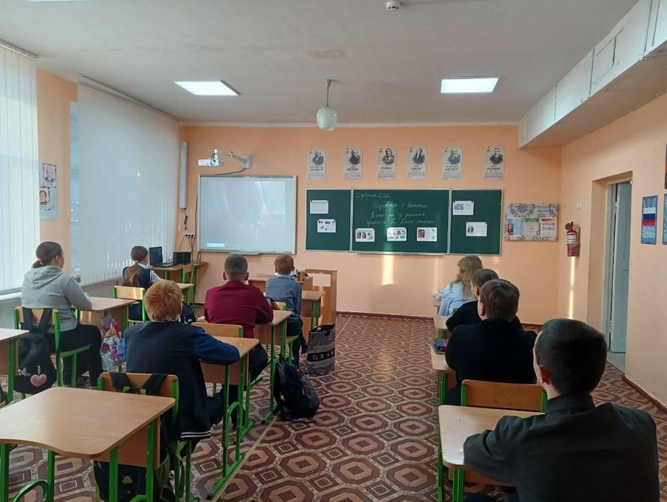 Станично-Луганские школьники побывали на виртуальной экскурсии по Волгограду Станично-Луганские школьники побывали на виртуальной экскурсии по Волгограду