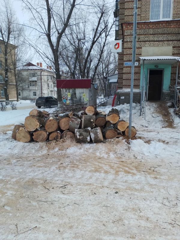 Еще одна аварийная бригада, но только шефа-региона Курганской области, АО СУЭНКО «Западные электрические сети», работает на Краснодонщине в рамках подписанного Соглашения о сотрудничестве между территориями Еще одна аварийная бригада, но только шефа-региона Курганской области, АО СУЭНКО «Западные электрические сети», работает на Краснодонщине в рамках подписанного Соглашения о сотрудничестве между территориями