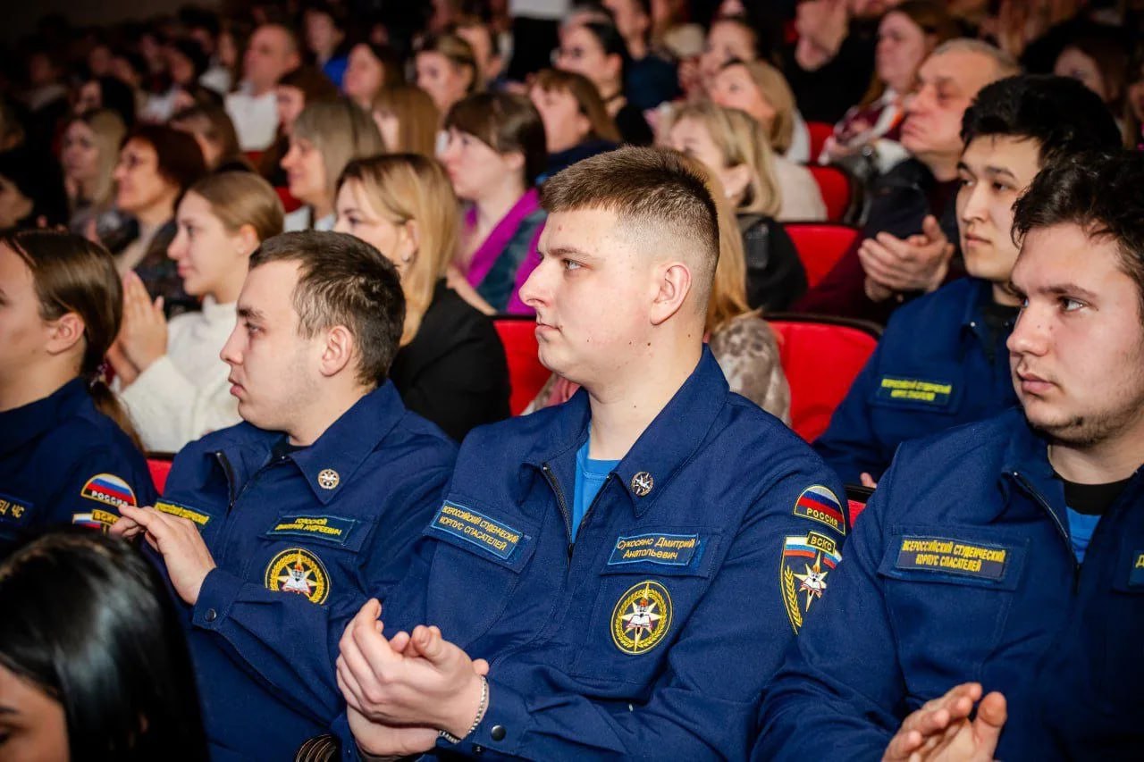 Леонид Пасечник: «Открыли республиканский цикл мероприятий Года единства народов России, старт которому дал вчера наш Президент Владимир Владимирович Путин» Леонид Пасечник: «Открыли республиканский цикл мероприятий Года единства народов России, старт которому дал вчера наш Президент Владимир Владимирович Путин»