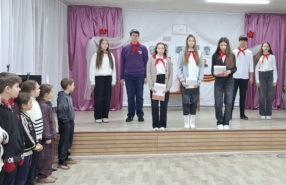 Линейка памяти, посвящённая Дню юного героя - антифашиста Линейка памяти, посвящённая Дню юного героя - антифашиста