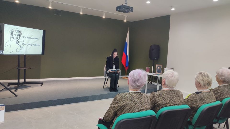 В Перевальске прошел поэтический марафон "Читаем Пушкина" В Перевальске прошел поэтический марафон "Читаем Пушкина"