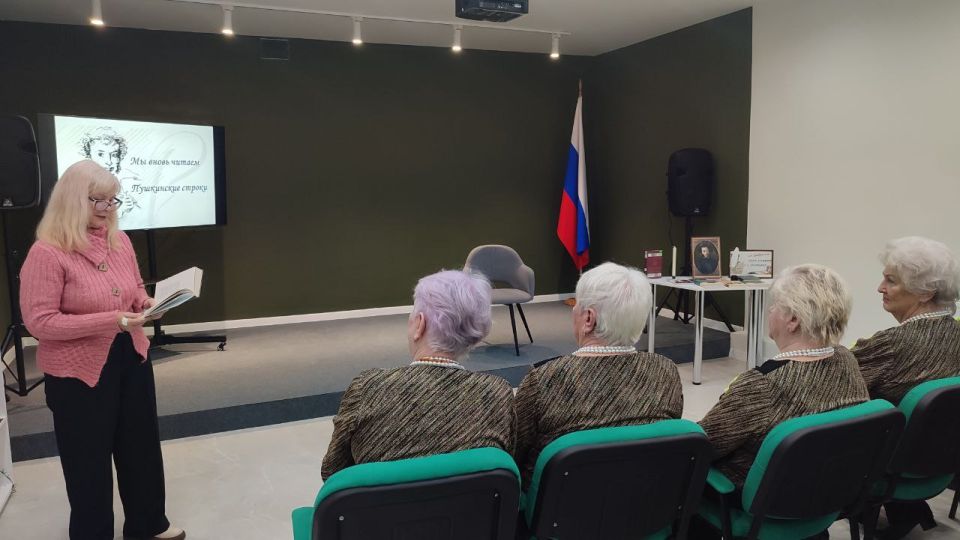 В Перевальске прошел поэтический марафон "Читаем Пушкина" В Перевальске прошел поэтический марафон "Читаем Пушкина"