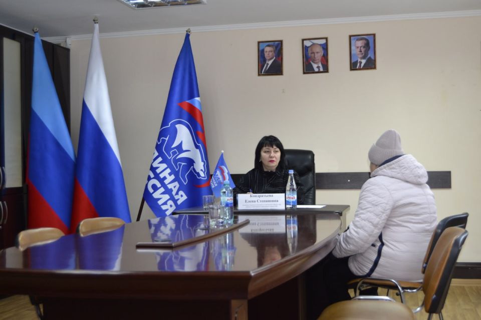 В Свердловской местной общественной приёмной «Единой России» продолжаются приемы граждан В Свердловской местной общественной приёмной «Единой России» продолжаются приемы граждан