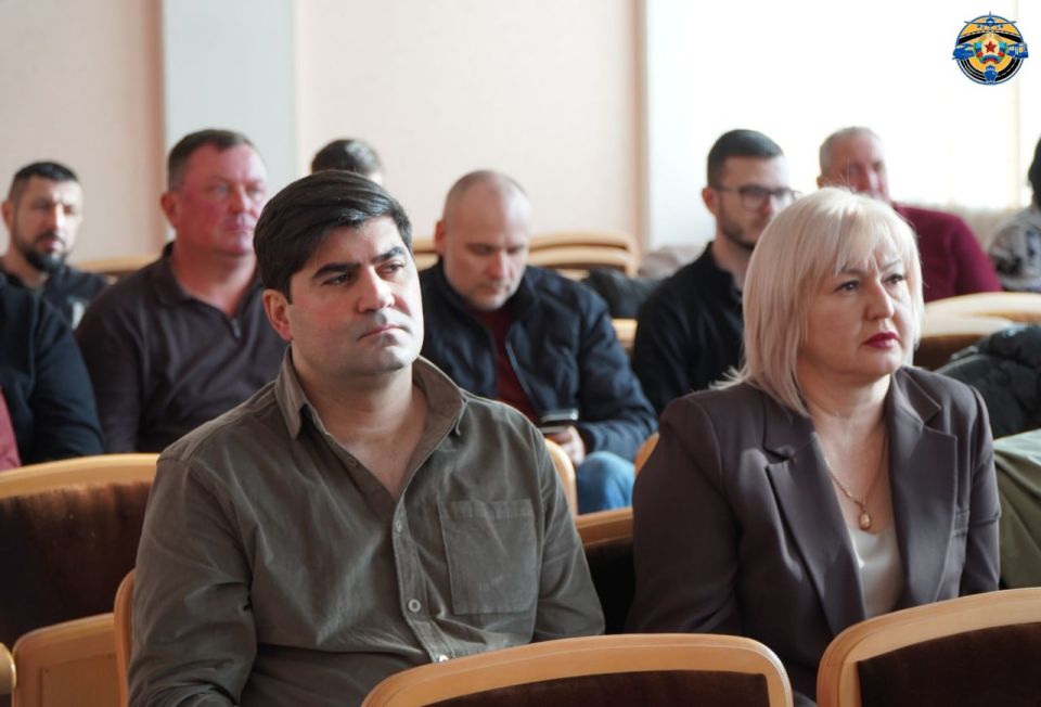Альберт Апшев: В ходе встречи с руководителями подрядных организаций акцентировал внимание на создании многофункциональных зон дорожного сервиса Альберт Апшев: В ходе встречи с руководителями подрядных организаций акцентировал внимание на создании многофункциональных зон дорожного сервиса