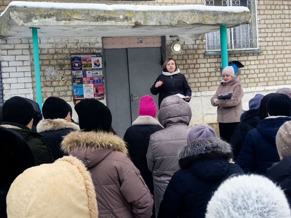 Сегодня, 7 февраля, в Краснодоне состоялось собрание граждан территориального общественного самоуправления «Уютный дворик» по обсуждению инициативного проекта «Двор мечты», направленного на благоустройство дворовой... Сегодня, 7 февраля, в Краснодоне состоялось собрание граждан территориального общественного самоуправления «Уютный дворик» по обсуждению инициативного проекта «Двор мечты», направленного на благоустройство дворовой...