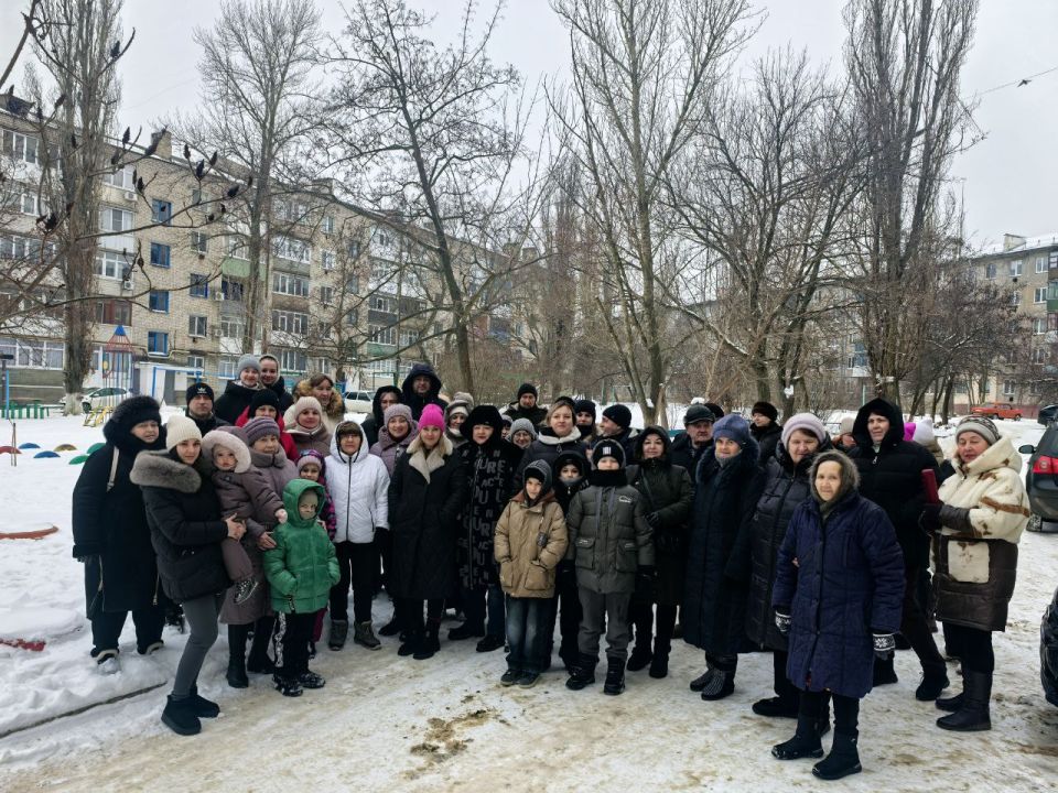 Сегодня, 7 февраля, в Краснодоне состоялось собрание граждан территориального общественного самоуправления «Уютный дворик» по обсуждению инициативного проекта «Двор мечты», направленного на благоустройство дворовой... Сегодня, 7 февраля, в Краснодоне состоялось собрание граждан территориального общественного самоуправления «Уютный дворик» по обсуждению инициативного проекта «Двор мечты», направленного на благоустройство дворовой...