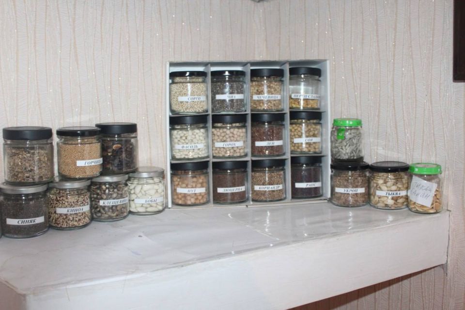 Единороссы Славяносербщины поздравили коллектив филиала Славяносербской сортоиспытательной станции ЛГАУ им. Ворошилова с Днём российской науки Единороссы Славяносербщины поздравили коллектив филиала Славяносербской сортоиспытательной станции ЛГАУ им. Ворошилова с Днём российской науки