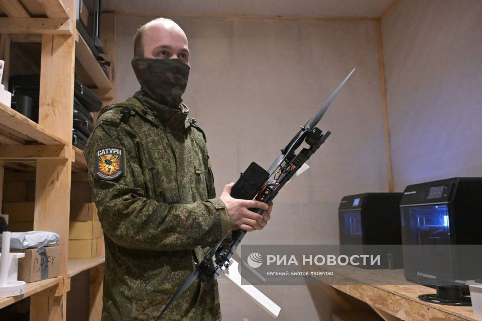Лаборатория по производству дронов инженерного батальона специального минирования «Сатурн» 45-й отдельной инженерной бригады группировки войск «Запад» в ЛНР Лаборатория по производству дронов инженерного батальона специального минирования «Сатурн» 45-й отдельной инженерной бригады группировки войск «Запад» в ЛНР