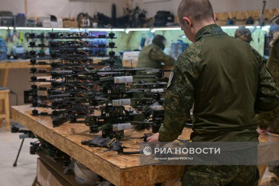 Лаборатория по производству дронов инженерного батальона специального минирования «Сатурн» 45-й отдельной инженерной бригады группировки войск «Запад» в ЛНР Лаборатория по производству дронов инженерного батальона специального минирования «Сатурн» 45-й отдельной инженерной бригады группировки войск «Запад» в ЛНР