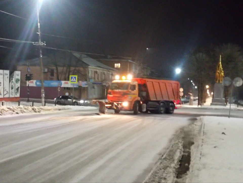 Коммунальные службы городского округа город Ровеньки работают на автомобильных дорогах Коммунальные службы городского округа город Ровеньки работают на автомобильных дорогах