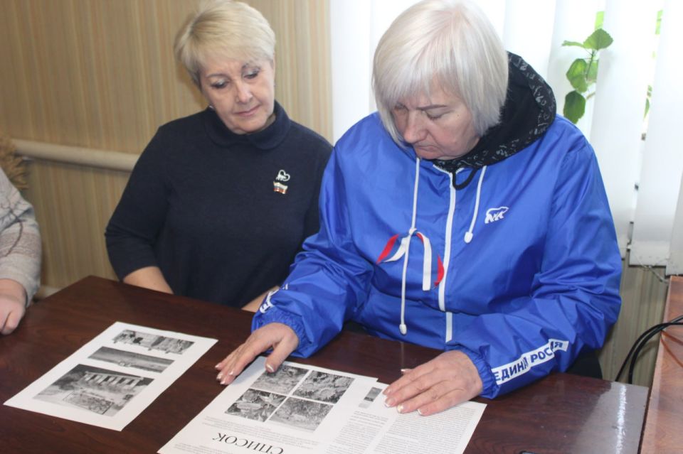 Единороссы Славяносербщины поздравили аграриев-сортоиспытателей с Днем российской науки Единороссы Славяносербщины поздравили аграриев-сортоиспытателей с Днем российской науки
