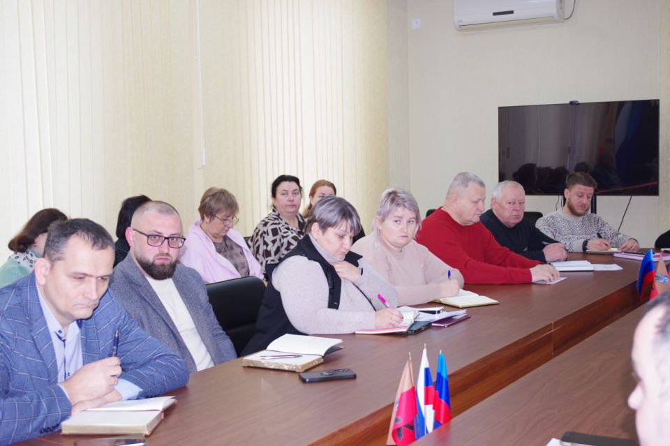 Сергей Крамаренко: Сегодня провел аппаратное совещание с начальниками структурных подразделений администрации и директорами подведомственных учреждений Сергей Крамаренко: Сегодня провел аппаратное совещание с начальниками структурных подразделений администрации и директорами подведомственных учреждений