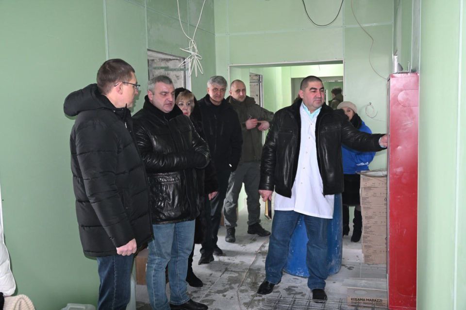 В Брянке восстанавливают инфекционное отделение городской больницы по народной программе В Брянке восстанавливают инфекционное отделение городской больницы по народной программе