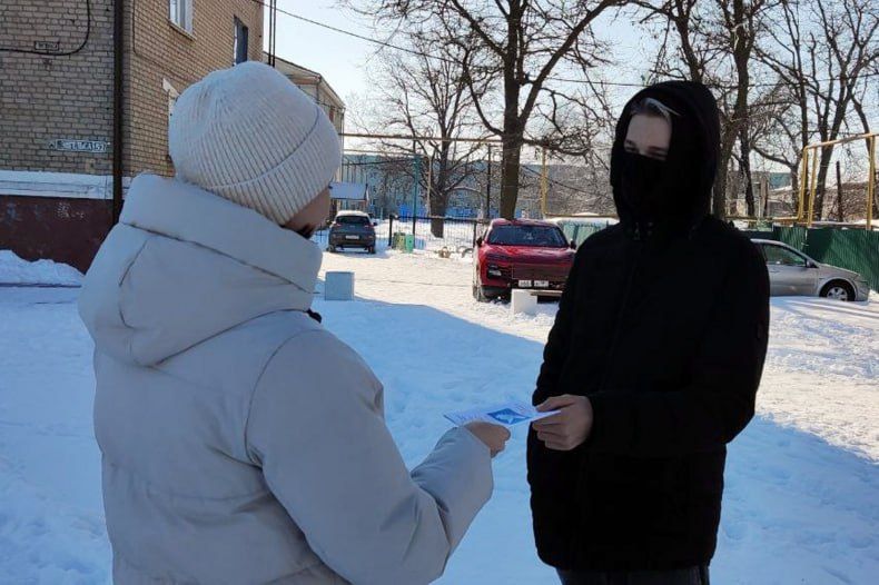 Волонтёры Добро.Центра провели профилактическую акцию на улицах Свердловска Волонтёры Добро.Центра провели профилактическую акцию на улицах Свердловска
