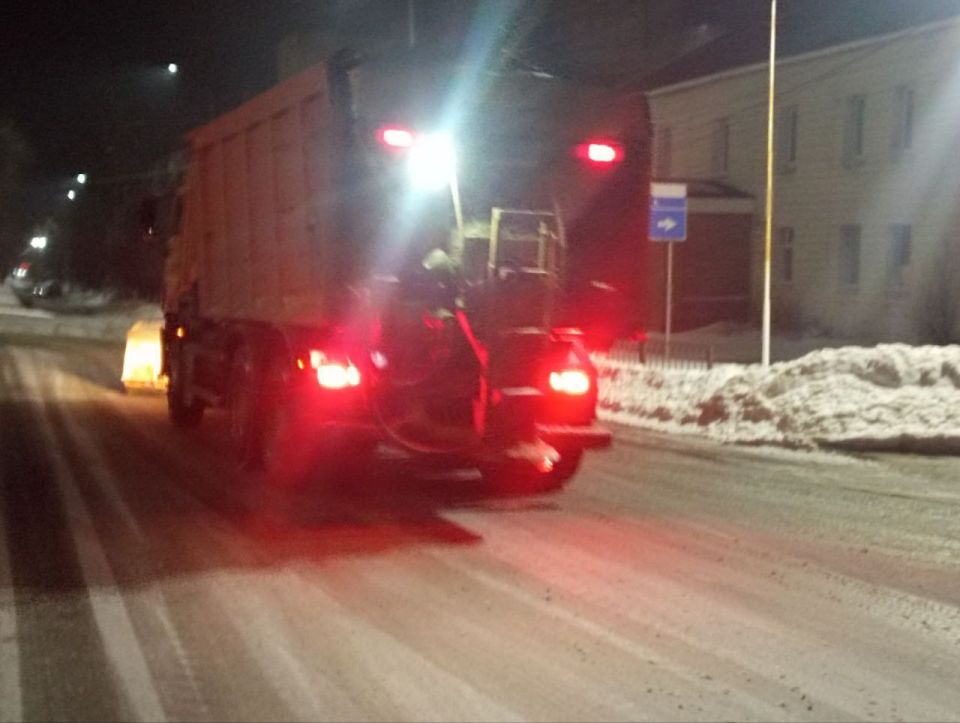 Коммунальные службы городского округа город Ровеньки работают на автомобильных дорогах Коммунальные службы городского округа город Ровеньки работают на автомобильных дорогах