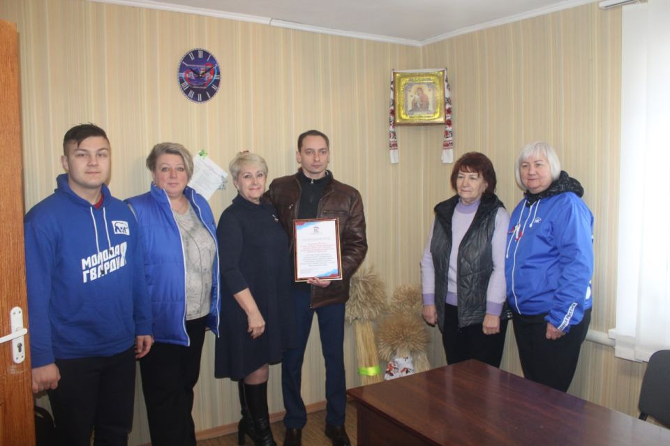 Единороссы Славяносербщины поздравили аграриев-сортоиспытателей с Днем российской науки Единороссы Славяносербщины поздравили аграриев-сортоиспытателей с Днем российской науки