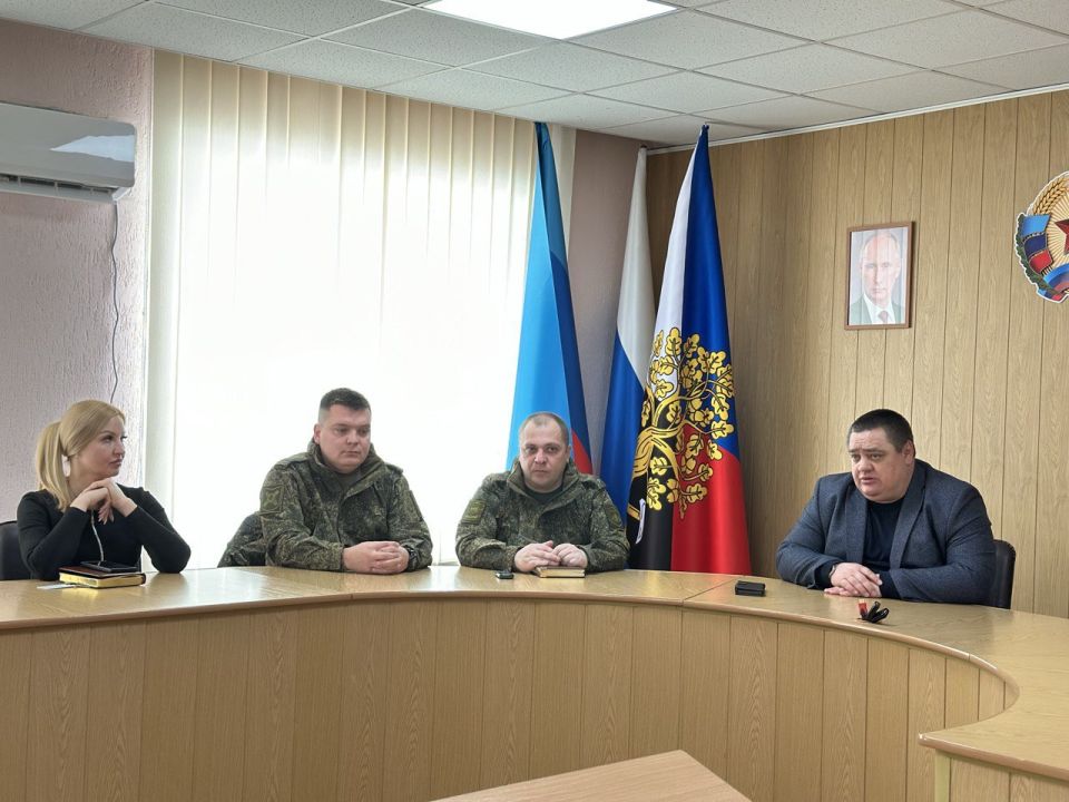 Андрей Рубанцов: Провёл рабочее совещание по вопросу привлечения граждан на военную службу по контракту Андрей Рубанцов: Провёл рабочее совещание по вопросу привлечения граждан на военную службу по контракту