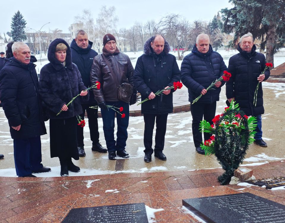 Член Общественной палаты ЛНР Галина Чижова приняла участие в чествовании ветеранов Луганского отделения «Российский союз ветеранов Афганистана и специальных военных операций» АО «Лугансктепловоз» Член Общественной палаты ЛНР Галина Чижова приняла участие в чествовании ветеранов Луганского отделения «Российский союз ветеранов Афганистана и специальных военных операций» АО «Лугансктепловоз»