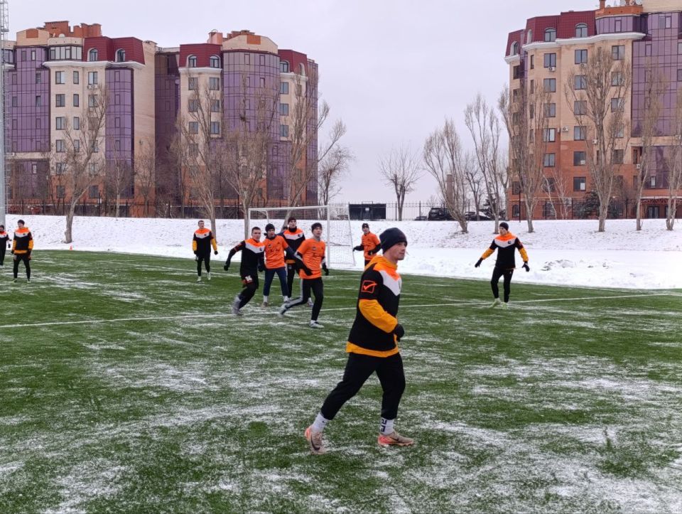 В Луганске прошел Зимний кубок ЛНР по футболу В Луганске прошел Зимний кубок ЛНР по футболу