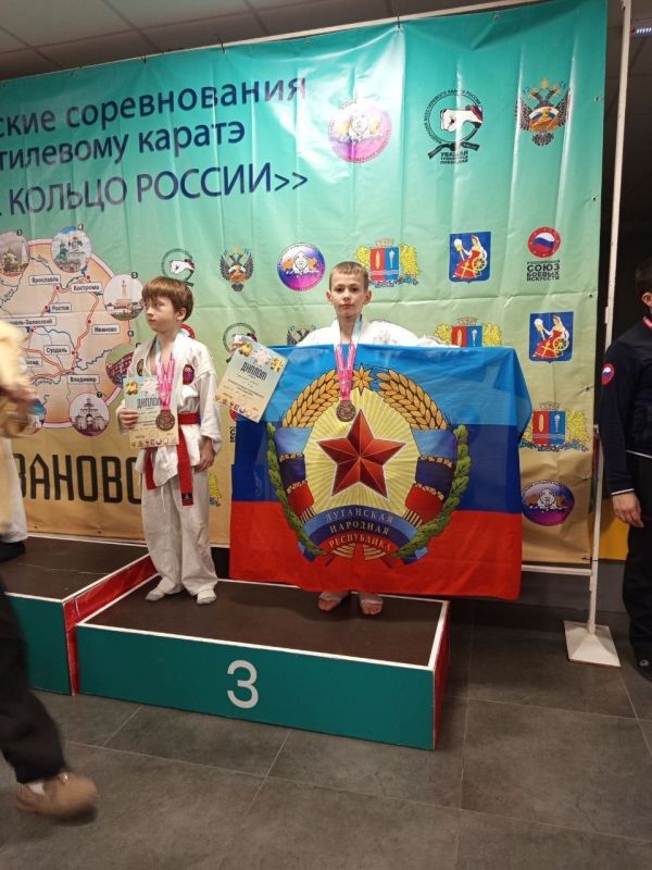 Лутугинская спортивная школа привезла медали с Всероссийских соревнований по всестилевому каратэ Лутугинская спортивная школа привезла медали с Всероссийских соревнований по всестилевому каратэ