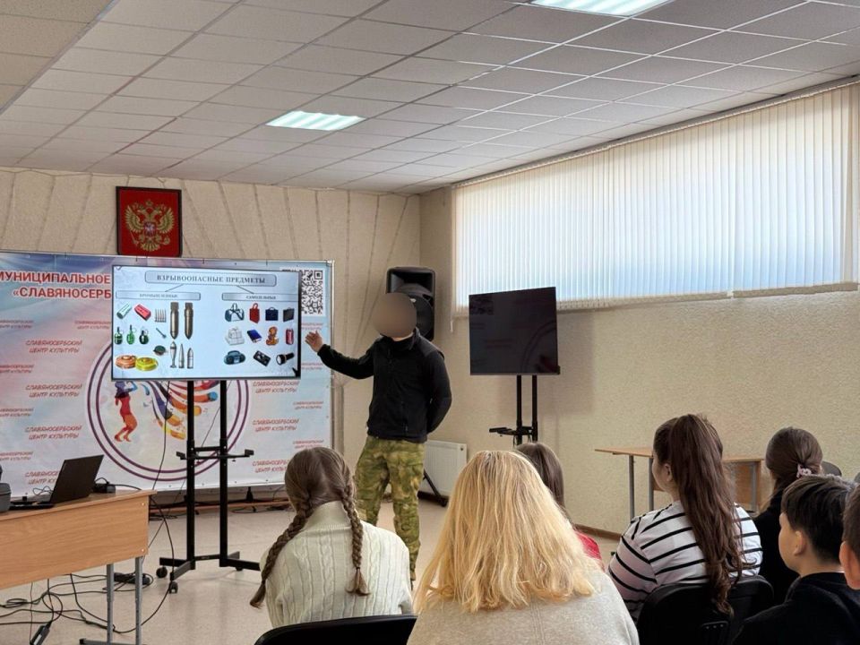 Сергей Крамаренко: Сегодня для учащихся Славяносербской школы состоялась важная встреча в рамках зимнего этапа акции «Безопасность детства» и Единого дня безопасности Сергей Крамаренко: Сегодня для учащихся Славяносербской школы состоялась важная встреча в рамках зимнего этапа акции «Безопасность детства» и Единого дня безопасности