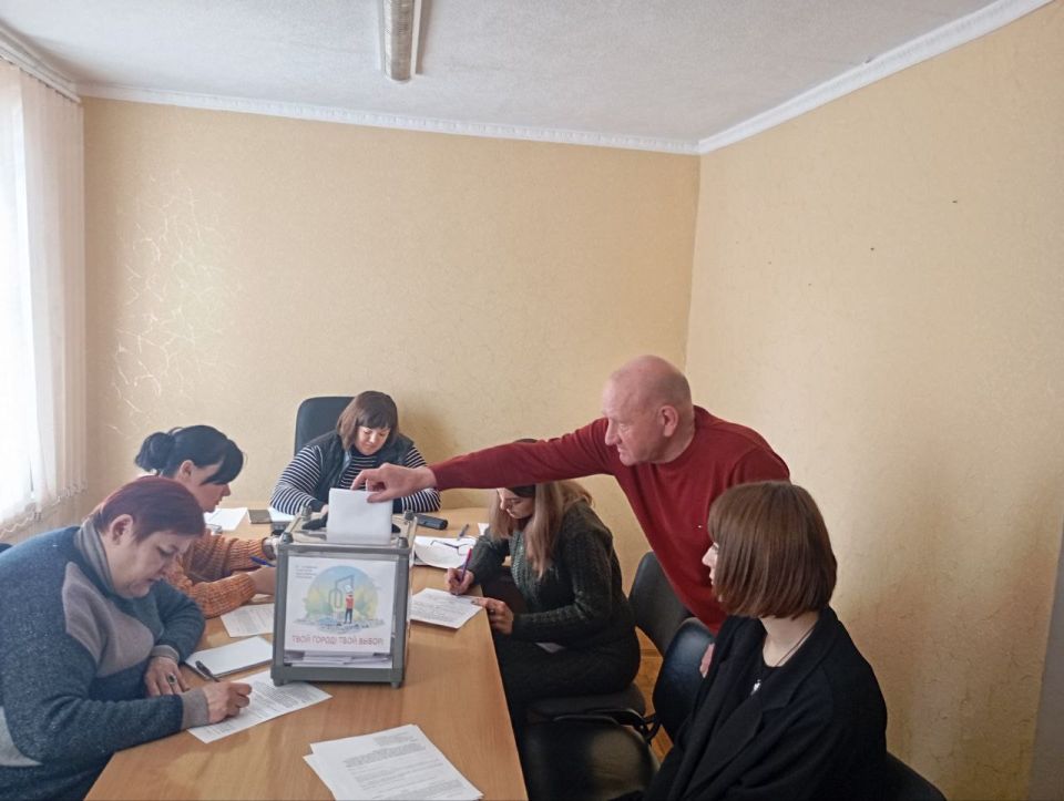 В Лутугино продолжается голосование по выбору объекта для участия во Всероссийском конкурсе лучших проектов создания комфортной городской среды В Лутугино продолжается голосование по выбору объекта для участия во Всероссийском конкурсе лучших проектов создания комфортной городской среды