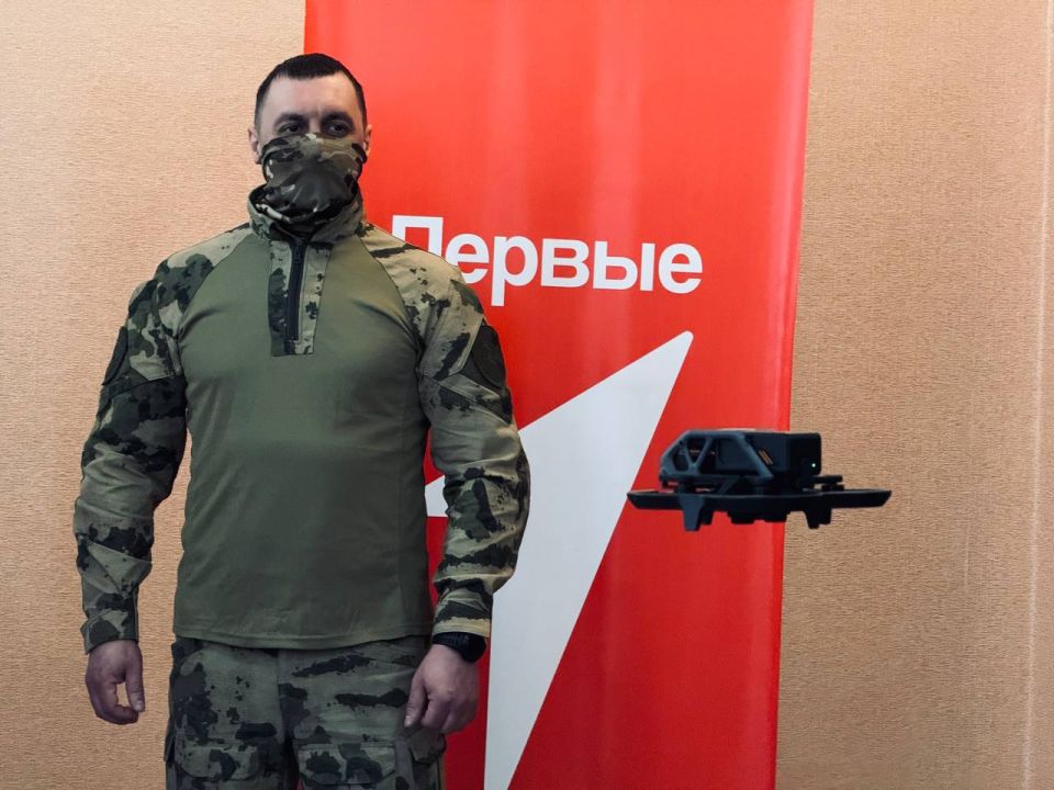 Представители Росгвардии (СОБР-2С) при содействии отдела молодежной политики провели урок мужества и обучения для молодежи Представители Росгвардии (СОБР-2С) при содействии отдела молодежной политики провели урок мужества и обучения для молодежи
