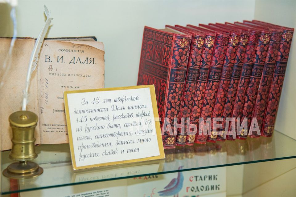 Творческая интеллигенция Луганска почтила память Александра Пушкина Творческая интеллигенция Луганска почтила память Александра Пушкина