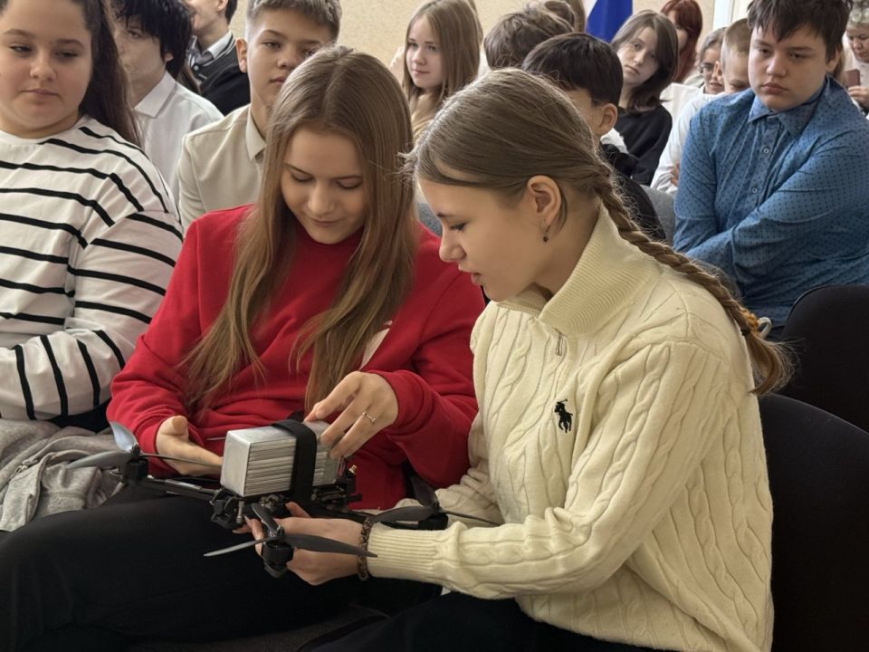 Сергей Крамаренко: Сегодня для учащихся Славяносербской школы состоялась важная встреча в рамках зимнего этапа акции «Безопасность детства» и Единого дня безопасности Сергей Крамаренко: Сегодня для учащихся Славяносербской школы состоялась важная встреча в рамках зимнего этапа акции «Безопасность детства» и Единого дня безопасности