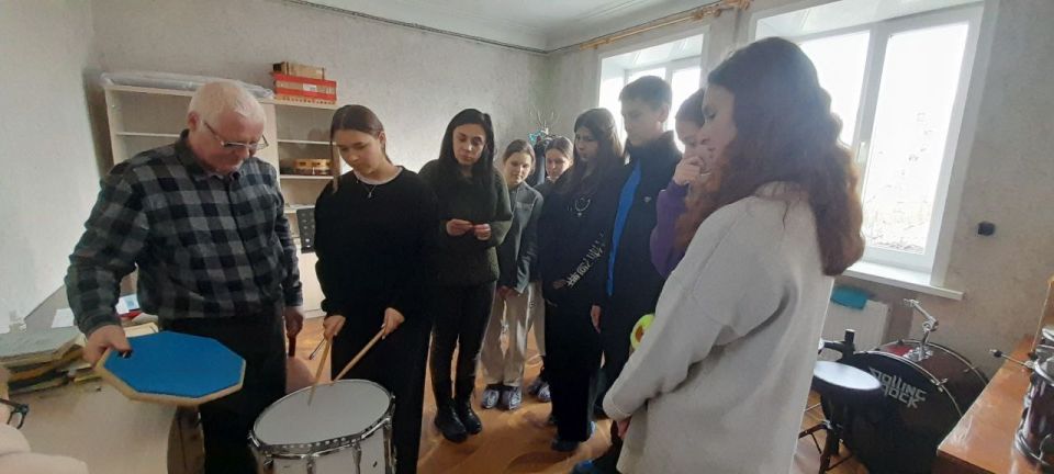 МБУДО "ЛГДМШ №2" в очередной раз распахнул свои двери для юных гостей, пригласив их в удивительный мир звуков и мелодий МБУДО "ЛГДМШ №2" в очередной раз распахнул свои двери для юных гостей, пригласив их в удивительный мир звуков и мелодий