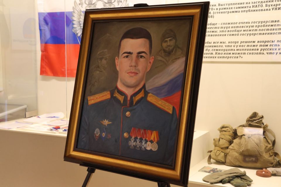 Сегодня в рамках патриотического проекта «Галерея Героев Донбасса» происходит знаковое событие Сегодня в рамках патриотического проекта «Галерея Героев Донбасса» происходит знаковое событие