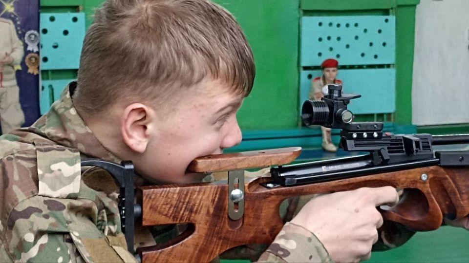 Андрей Рубанцов: Команда юнармейцев Ясеновской гимназии стала призером военно-патриотической игры «Ворошиловский стрелок» Андрей Рубанцов: Команда юнармейцев Ясеновской гимназии стала призером военно-патриотической игры «Ворошиловский стрелок»