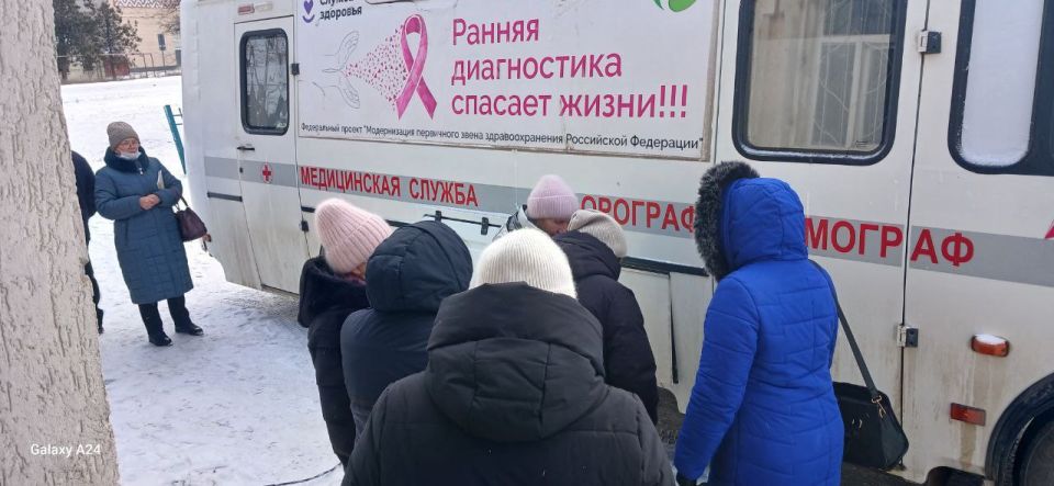О здоровье заботимся на месте: выездной приём специалистов в Трёхизбенке О здоровье заботимся на месте: выездной приём специалистов в Трёхизбенке