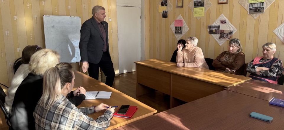Владимир Шавлай: Сегодня встретился с сотрудниками Комплексного центра социального обслуживания населения Владимир Шавлай: Сегодня встретился с сотрудниками Комплексного центра социального обслуживания населения
