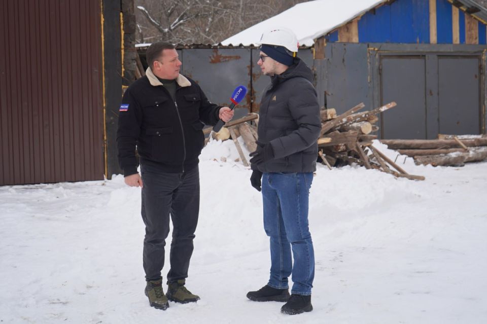 С руководителем делегации Красноярского края в нашем округе Игорем Мирошниковым и ведущим инженером Управления капитального строительства по Красноярскому краю Артёмом Варашевым выехали посмотреть ход работ дома №1 по улице... С руководителем делегации Красноярского края в нашем округе Игорем Мирошниковым и ведущим инженером Управления капитального строительства по Красноярскому краю Артёмом Варашевым выехали посмотреть ход работ дома №1 по улице...