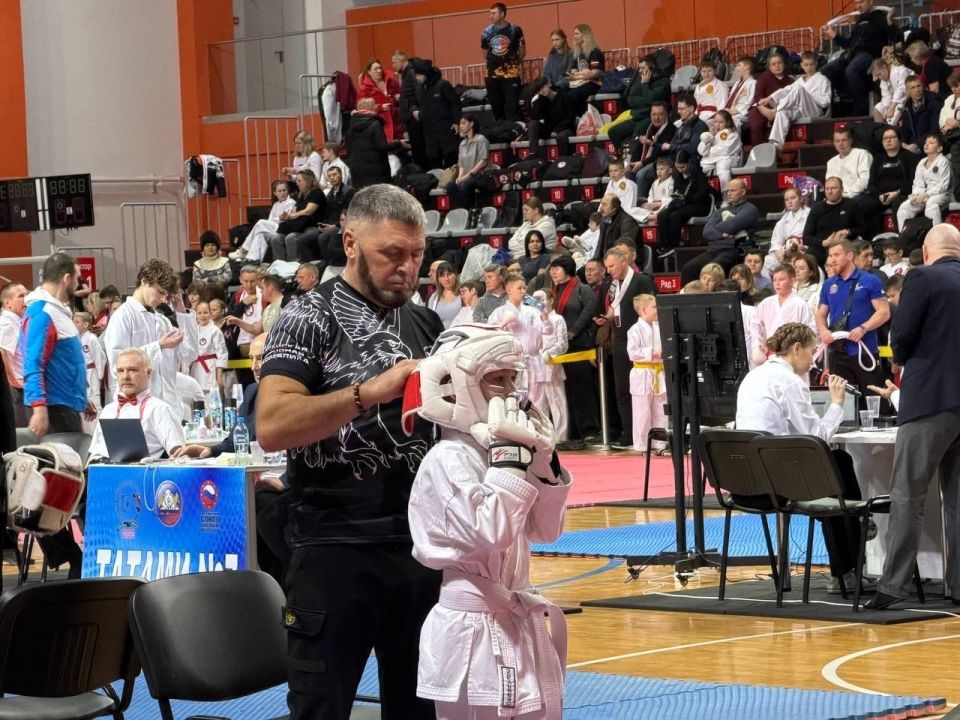 Лутугинская спортивная школа привезла медали с Всероссийских соревнований по всестилевому каратэ Лутугинская спортивная школа привезла медали с Всероссийских соревнований по всестилевому каратэ